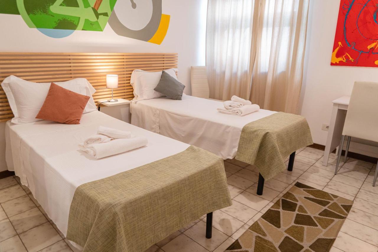 Bed & Bike Ferrara Bed & Breakfast Exterior foto