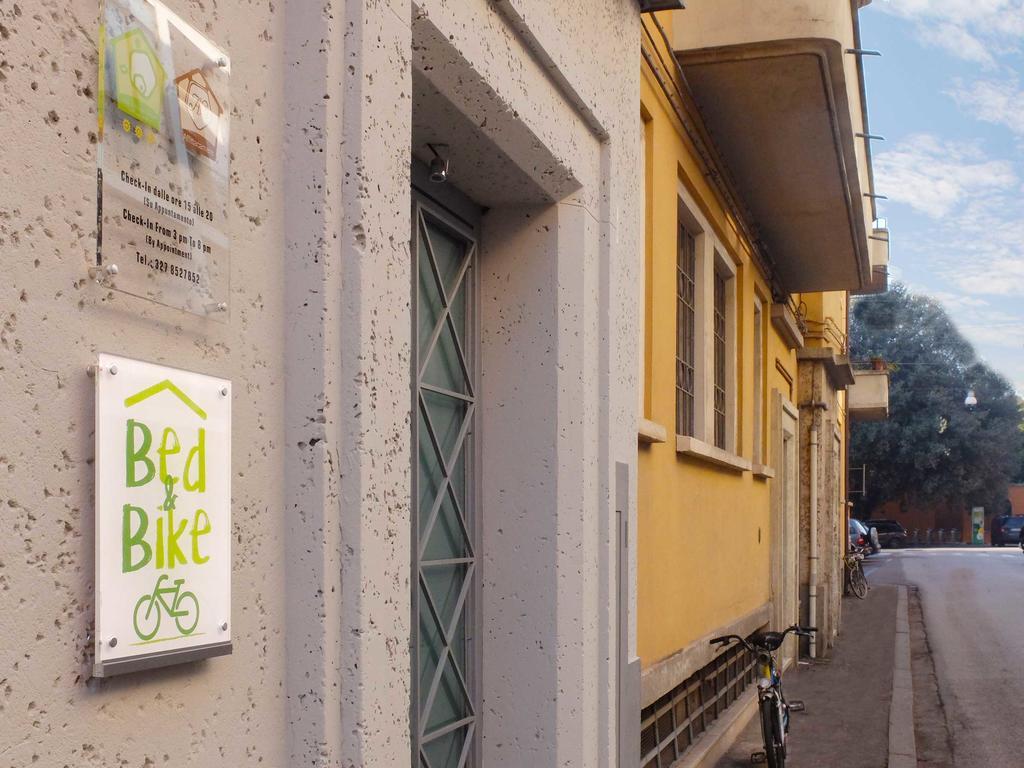 Bed & Bike Ferrara Bed & Breakfast Exterior foto